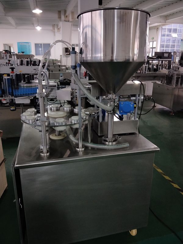 Semi-automatische machine voor het vullen en afdichten van zachte buizen voor de chemische en voedingsmiddelenindustrie