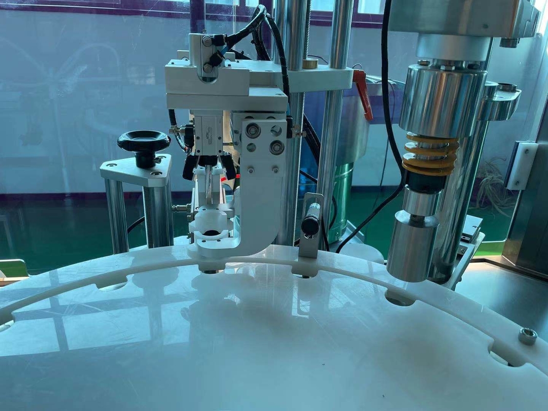10 ml-100 ml Spanningsverstelbare vul- / bekledingsmachine voor precisie-toepassingen
