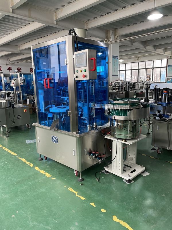 220V 50Hz 2kW Automatische Pen Sprayer Filling And Capping Machine met 1500-2000BPH en 5-50ml vulvolume