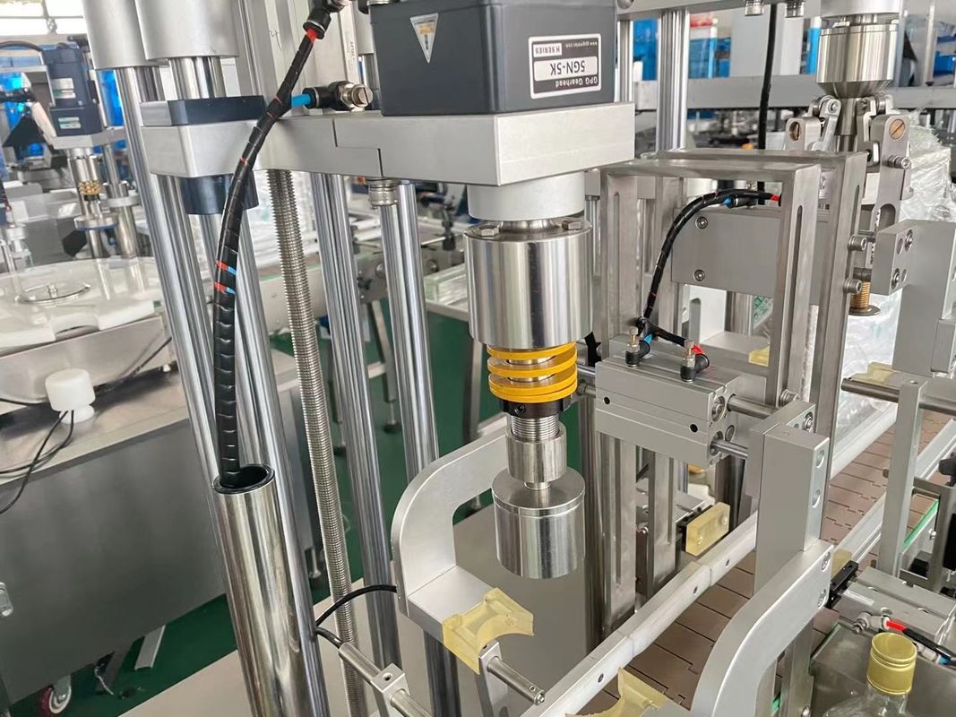 0.6MPa semi Automatische Fles het Afdekken Machine Lineaire het Afdekken Machine voor Ropp GLB
