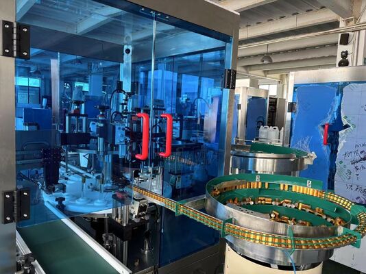 Precisie Parfum Fles Vullen Machine Krimpen Etiketteren 1000-1800BPH Tandwielpomp